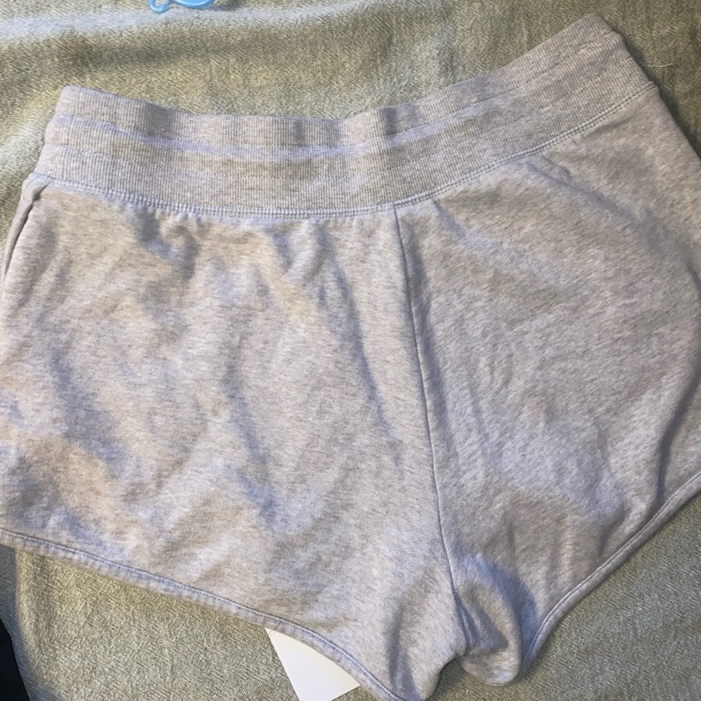Women’s Reebok Shorts - Picture 3 of 6